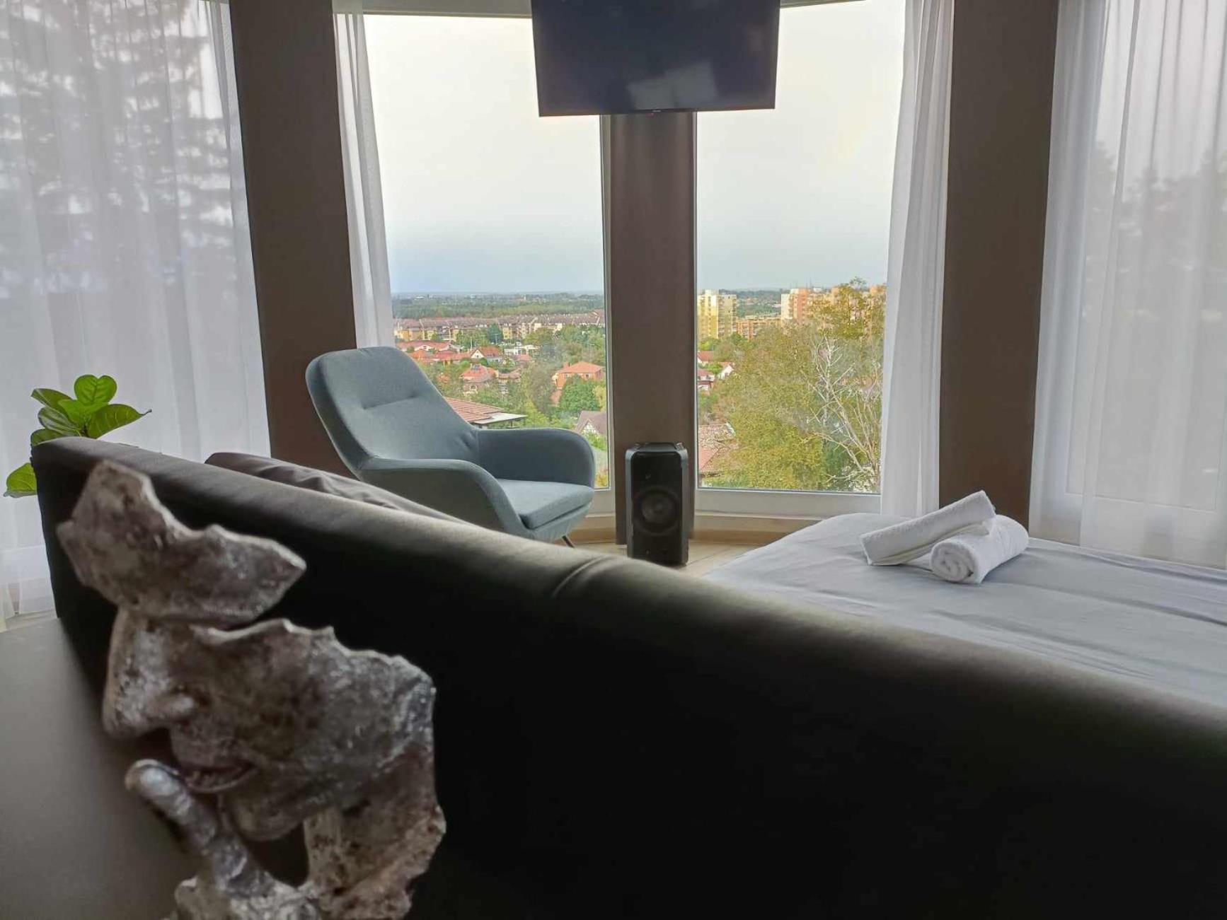 West Panorama Penthouse - Apartment With A Fantastic View Of The City Szombathely Exterior photo