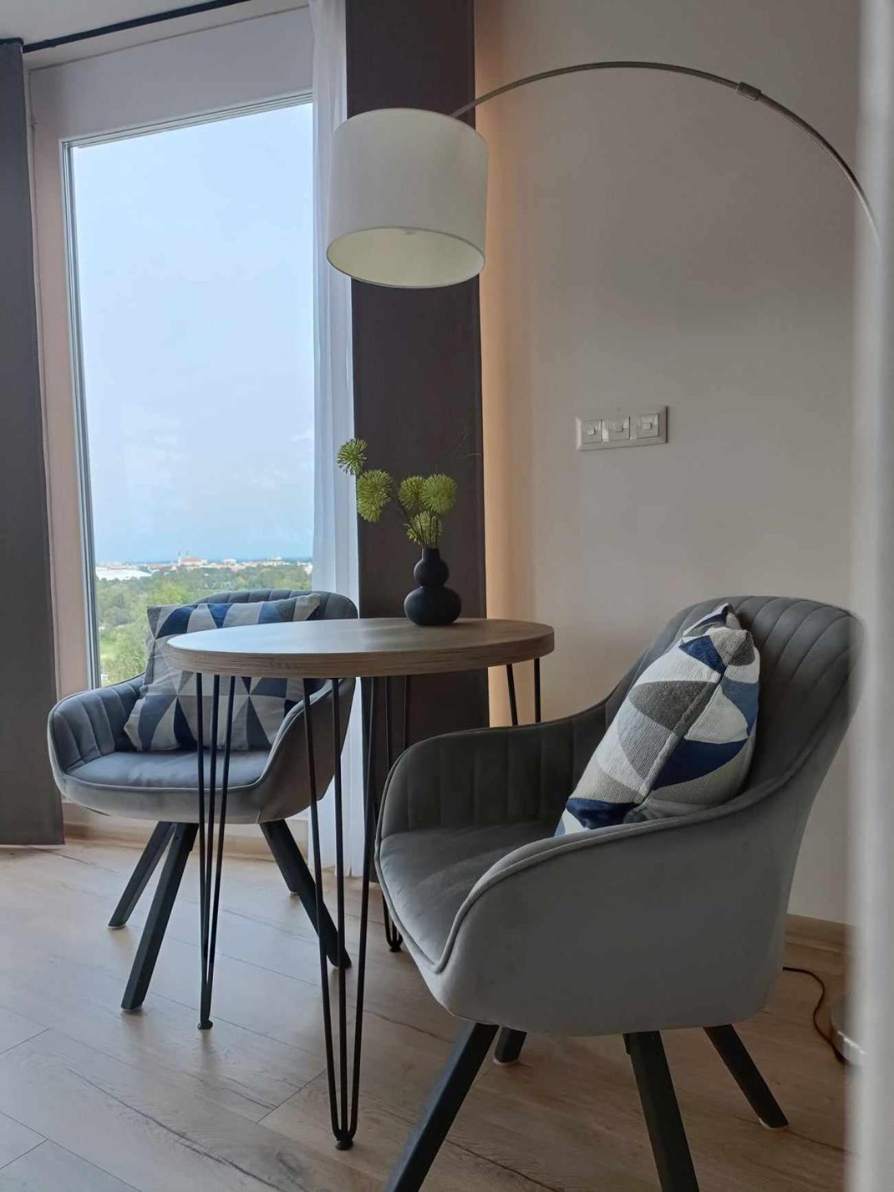 West Panorama Penthouse - Apartment With A Fantastic View Of The City Szombathely Exterior photo